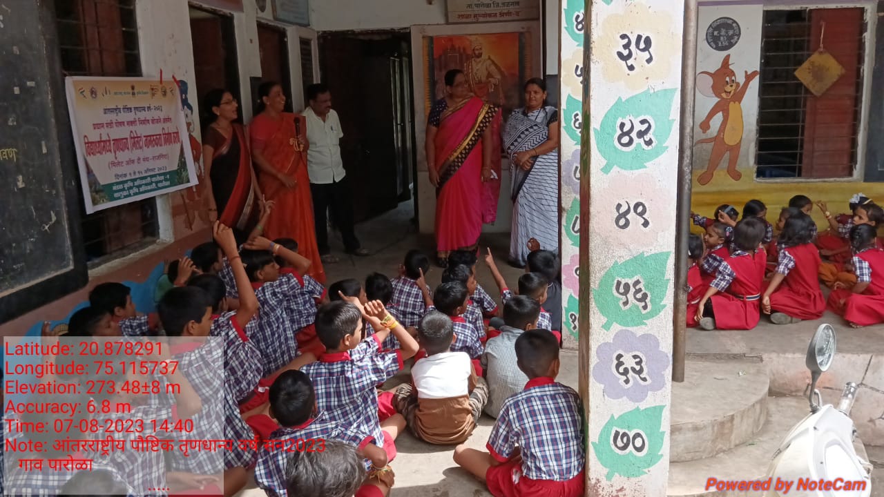 पारोळा येथे विद्यार्थी पोषण जनजागृती मोहिमेअंतर्गत कार्यक्रम घेण्यात आला.यावेळी पौष्टिक तृणधान्य आहारातील महत्त्व याविषयी विद्यार्थ्यांना शितल पाटील कृषि पर्यवेक्षक पारोळा 1/1यांंनी मार्गदर्शन केले.